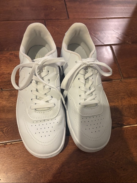 New Balance Shoes - New Balance White Women's Sneakers Size 9 OR Men’s Size 7.5